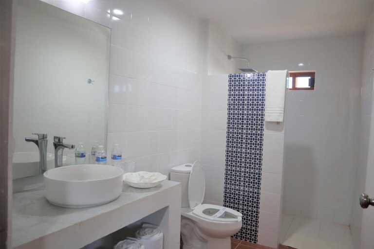 Bathroom 3, Playa Esperanza Resort, San Ignacio