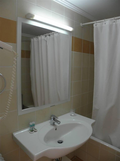Bathroom 5, Hotel Theoxenia, Peloponnese