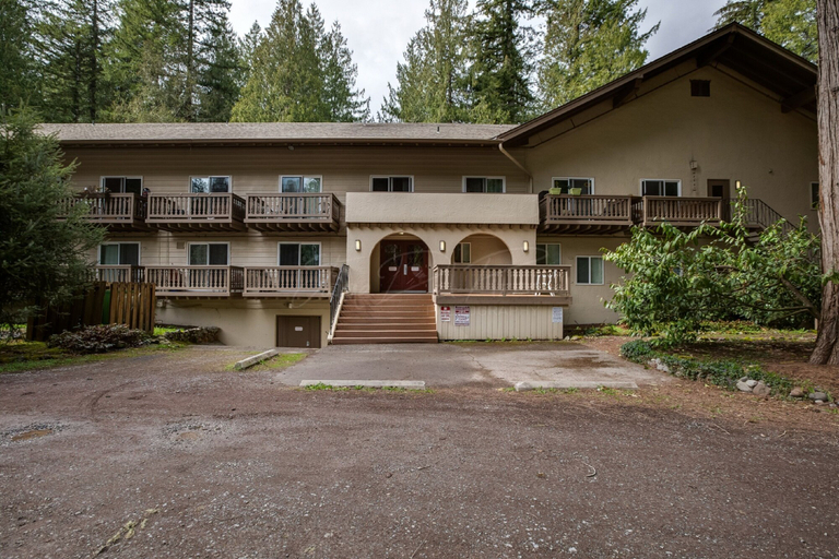 Exterior & Views 2, 09SLL - Convenient - Inexpensive - Sleeps 2, Whatcom
