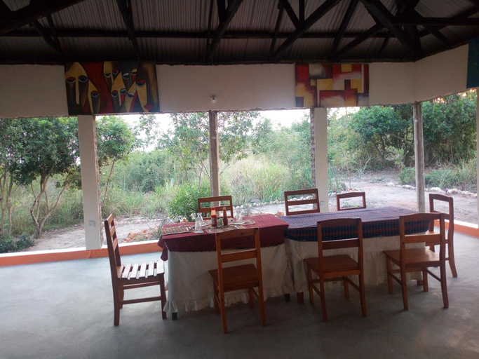 Food & Drinks 4, The Elephant home, Busongora