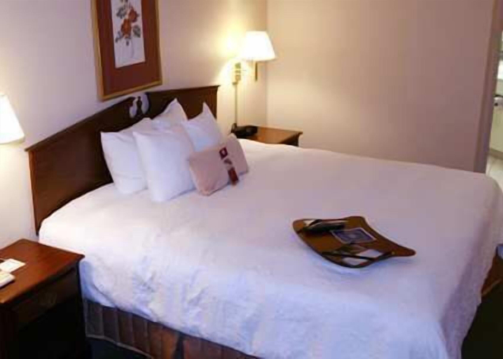 Bedroom 3, Hampton Inn Hanover, York