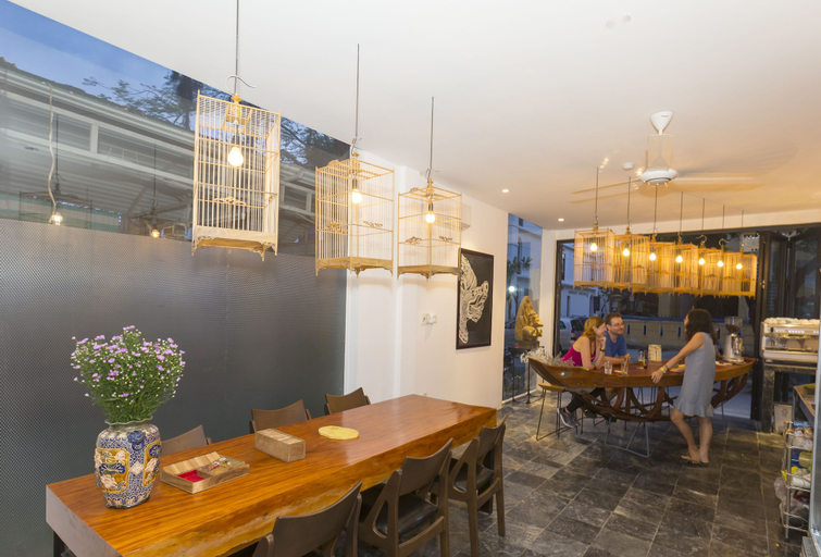 Food & Drinks 4, Purple Hue BnB Central Hub, Huế