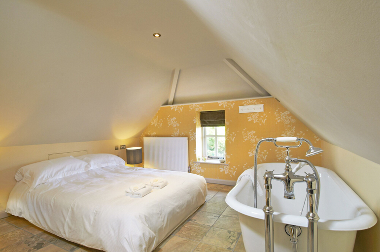 Bedroom 2, The Museum Inn, Dorset