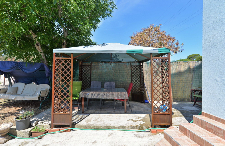 Others 5, Apartment 1374, Pula