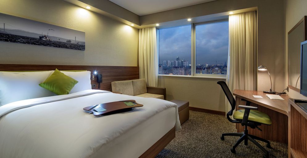 Bedroom 2, Hampton by Hilton Istanbul Kayasehir, Basaksehir
