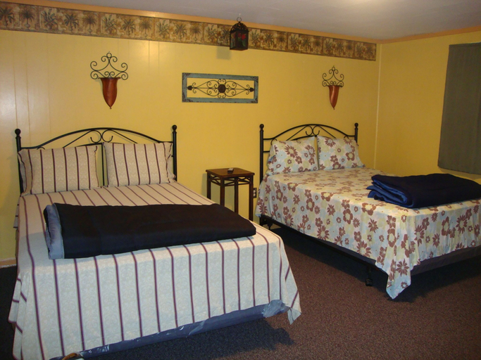 Bedroom 3, Paradise Resort and Cabins, Saratoga