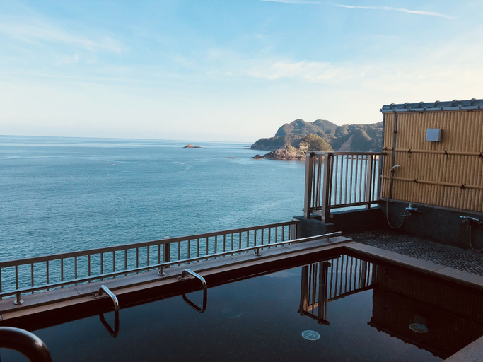 Others 3, Hotel Shiroitodai, Minami