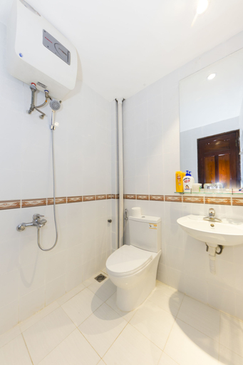 Bathroom 3, Purple Hue BnB Central Hub, Huế