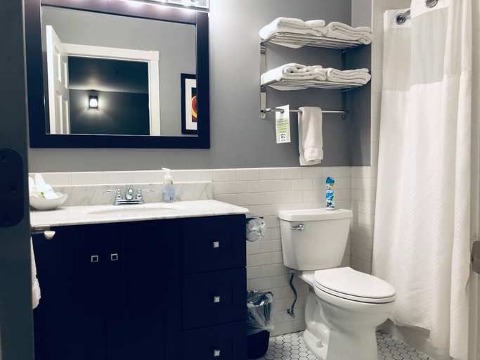Bathroom 4, Lodging at the Gaffer Inn, Steuben