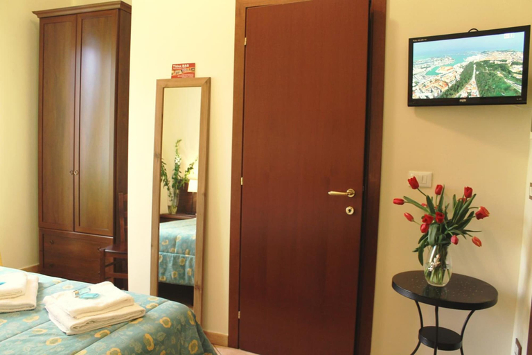 Bedroom 3, Titina, Rome