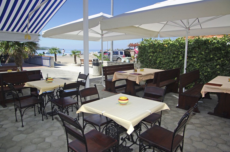 Food & Drinks 5, Aparthotel Marina Gromela, Supetar