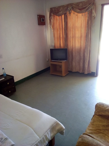 Bedroom 3, Family Comfort Hotel, Kieni