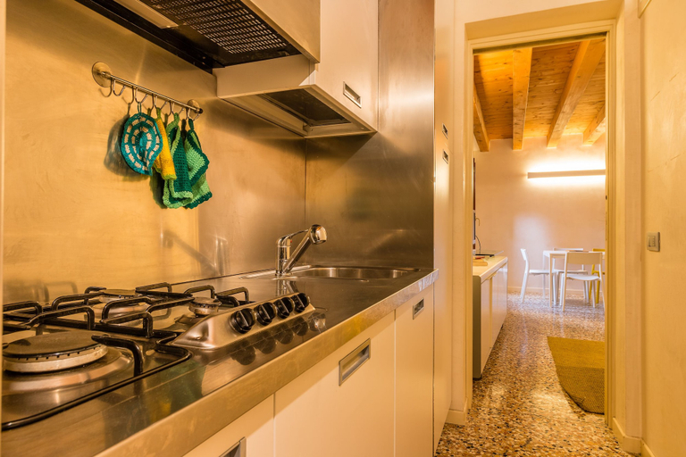 Private kitchen 3, Rialto Mercato a Family Like at Home, Venezia