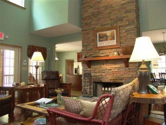 Others 5, Long Mountain Lodge , Lumpkin