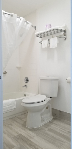 Bathroom 4, Key West Inn - Boaz, Marshall