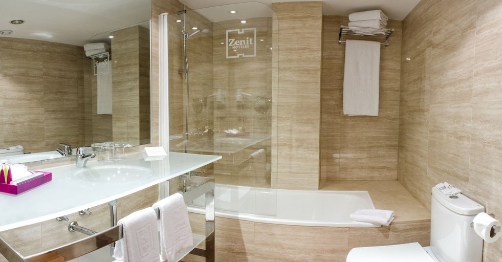Bathroom 4, Hotel Zenit Barcelona, Barcelona