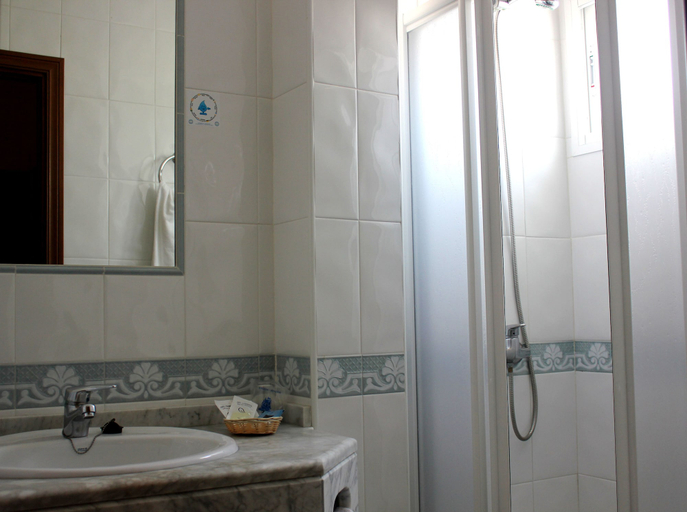Bathroom 4, Hotel Caribe, Cádiz