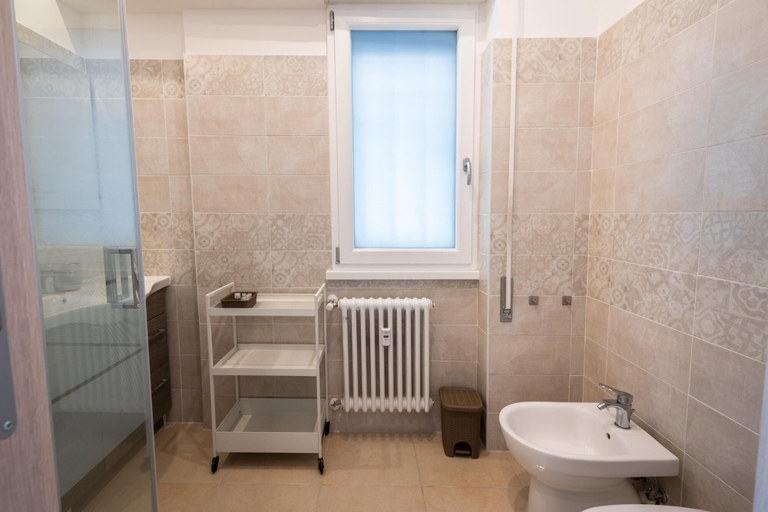 Bathroom 2, Casa Rosa Beige e Blu, Rome
