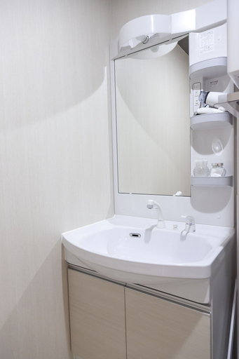 Bathroom 3, Jin Jin House, Motobu
