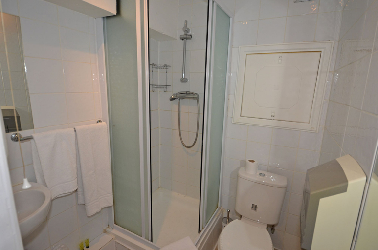 Bathroom 5, Parkwood at Marble Arch, London