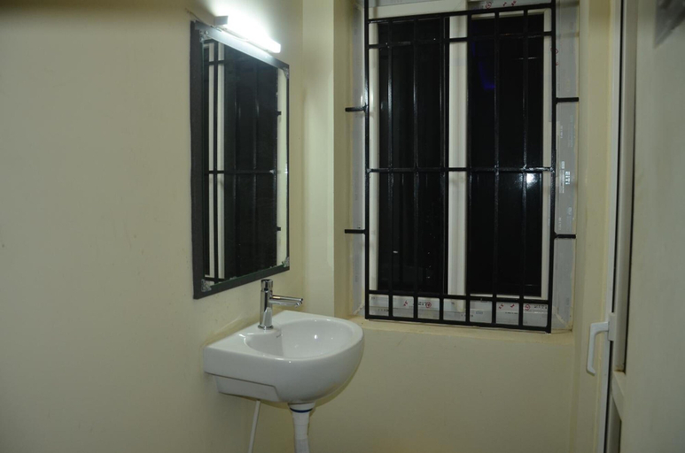 Bathroom 5, Hotel Ashoka, Ramanathapuram