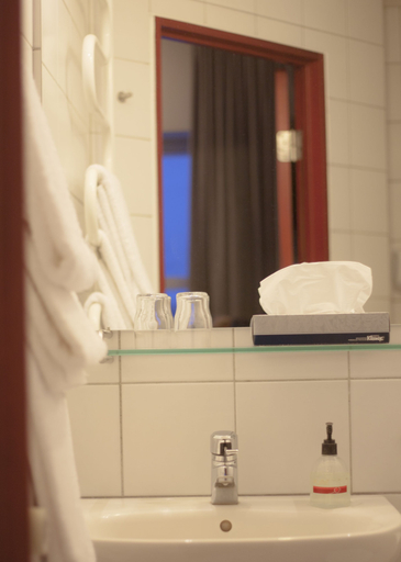 Bathroom 4, Hotel Akureyri, Akureyri
