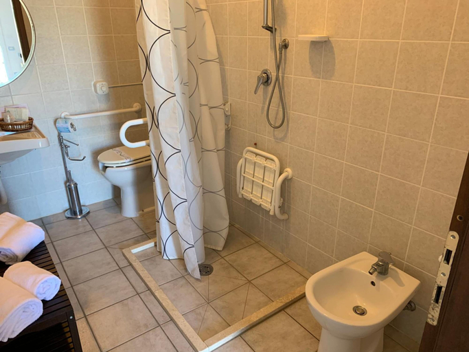 Bathroom 5, Hotel Le Palme, Grosseto