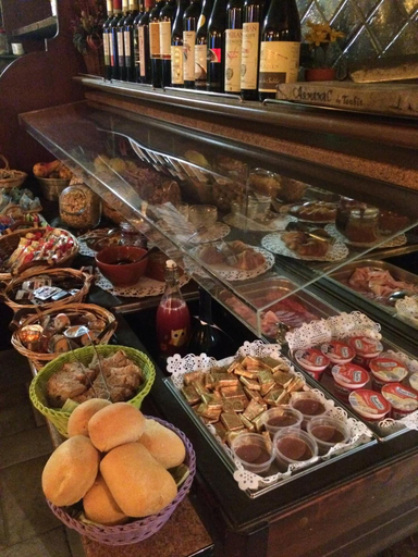 Food & Drinks 5, Armanac De Toubie, Aosta