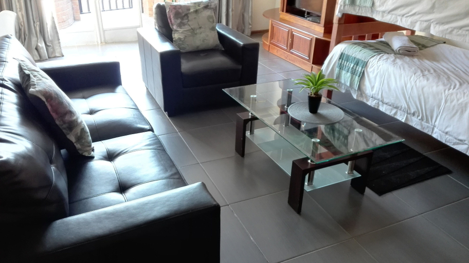 Others 5, House on Morninghill, Ekurhuleni