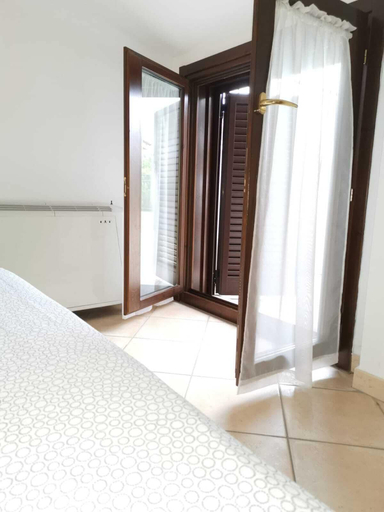 Room 5, Attico Marina, Teramo