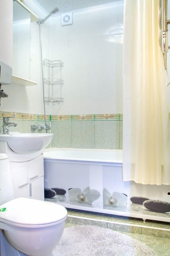 Bathroom 3, Apartment on Okeanskiy prospect 101, Vladivostok gorsovet