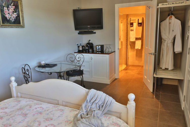 Bedroom 2, The Ark Stanley, Circular Head