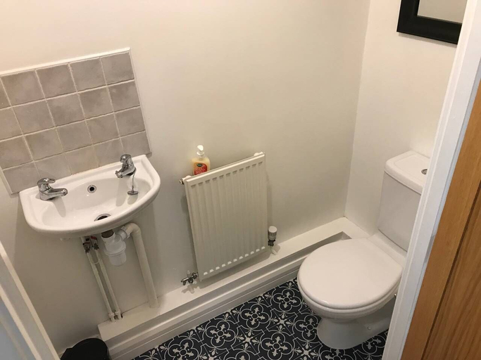 Bathroom 3, City Centre Townhouse - Perfect for a City Break, Devon
