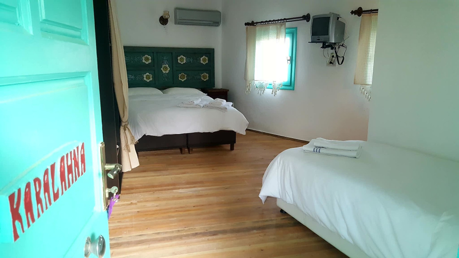Bedroom 2, Madam Eleni, Bozcaada