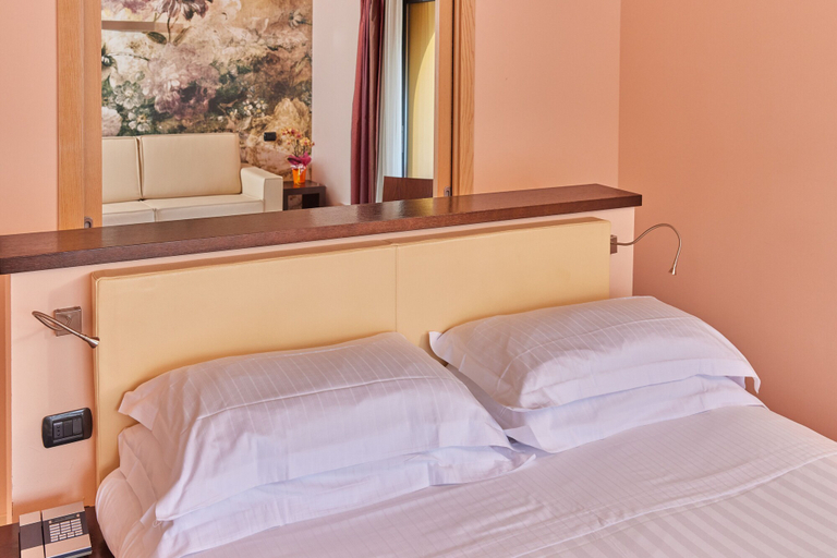 Bedroom 3, Hotel Europa, Verona