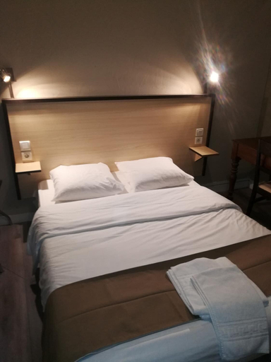 Bedroom 4, Hôtel Renova, Loire-Atlantique