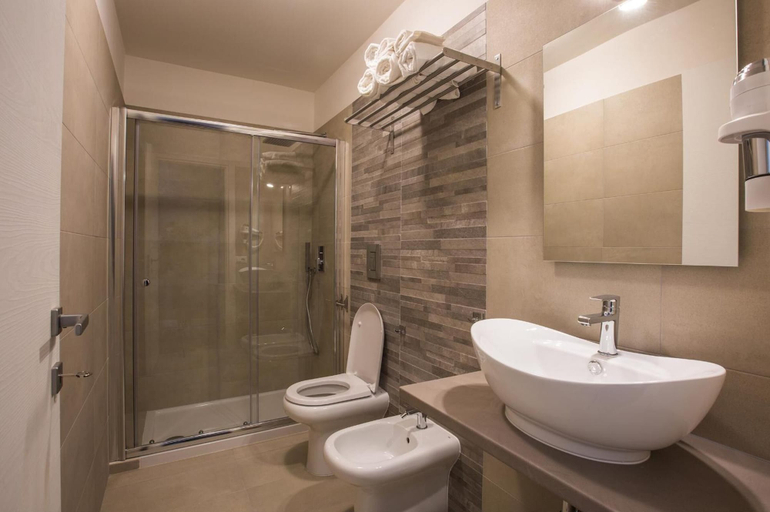 Bathroom 5, In Centro B&B Rooms, Foggia