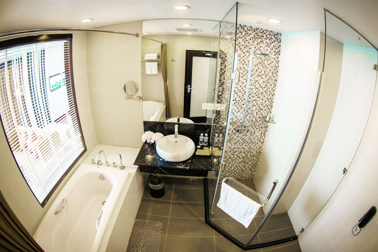 Bathroom 4, Halong Palace Hotel, Hạ Long