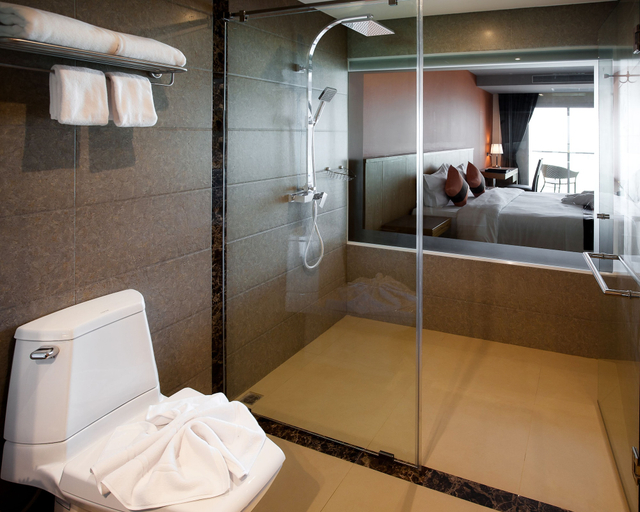 Bathroom 5, Balihai Bay, Pattaya