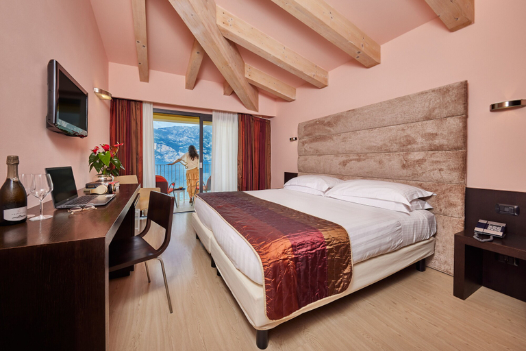 Bedroom 3, Hotel Europa, Verona