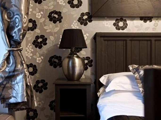 Bedroom 2, The Sun Inn, Midlothian