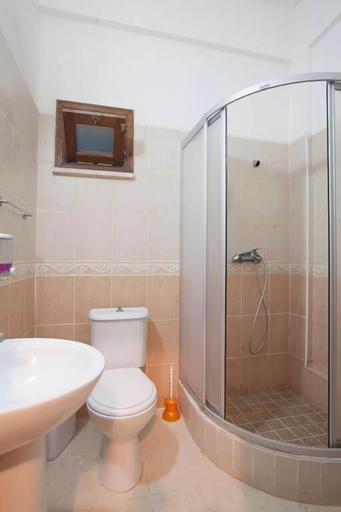 Bathroom, Glaro Garden Hotel