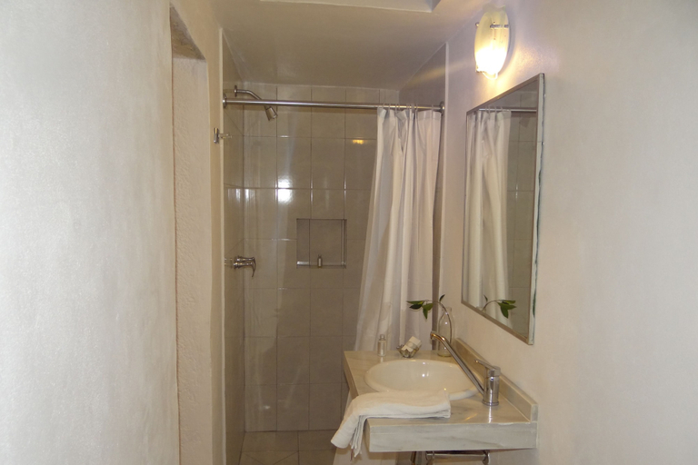 Bathroom 3, Hotel Nacional, Del Centro
