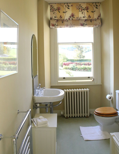 Bathroom, Aylworth Manor, Gloucestershire