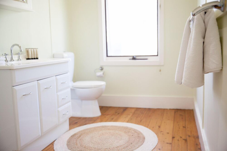 Bathroom 4, Audrey Wilkinson Vineyard, Cessnock
