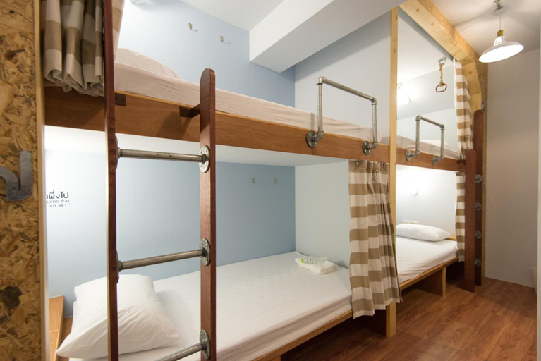 Bedroom 3, Barn and Bed Hostel, Wattana