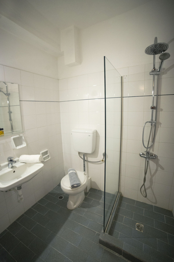 Bathroom 3, Kastro Hotel, North Aegean