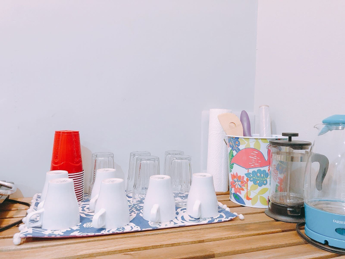 Food & Drinks 4, Three Bedrooms Two Bathrooms Entire Unit, Philadelphia