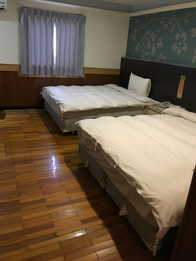 Bedroom 2, Galaxy Hotel, Taoyuan