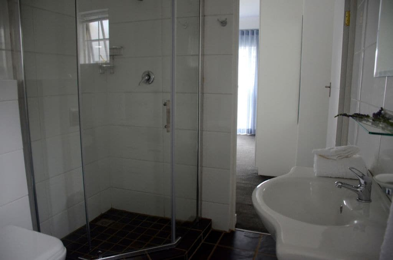 Bathroom 4, Touch of Class Villas, City of Tshwane